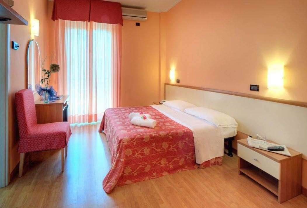 Hotel Mondial - Porto Recanati - Habitación