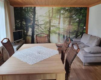 Bungalow 10 free cancellation - Naturcamp Meyersgrund - Holiday homes - Ilmenau - Essbereich