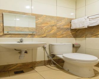 OYO Life 93129 Kost Mangga - Jakarta - Bad
