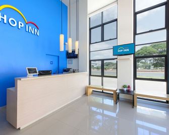 Hop Inn Chumphon - Chumphon - Front desk