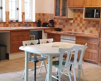 Chalet en bois - Saint-Cernin-de-l'Herm - Dining room
