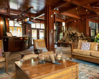 Fox Hotel and Suites - Banff - Salon