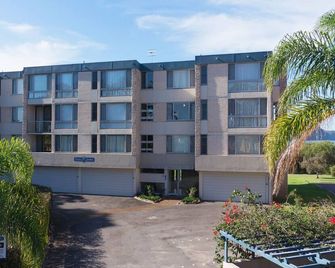 Ocean Shores Unit 10 27 Weatherly Close - Nelson Bay - Building