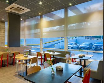 ibis Manaus Aeroporto - Manaus - Restaurant