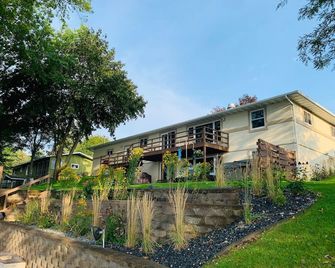 Home w/ hot tub, game room, sauna on Lake Wausau near Granite Peak - Schofield - Edificio