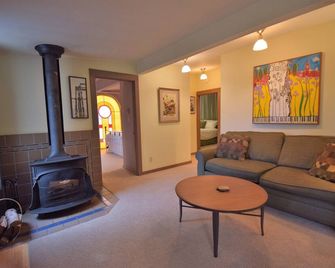 Downtown Port Townsend - Hillside Penthouse Vacation Rental - Port Townsend - Sala de estar
