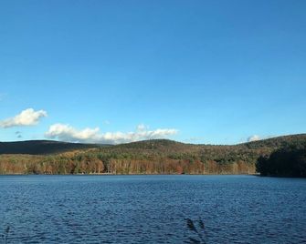 1800s Carriage house in Berkshires / Hudson Valley - New Lebanon - Outdoors view