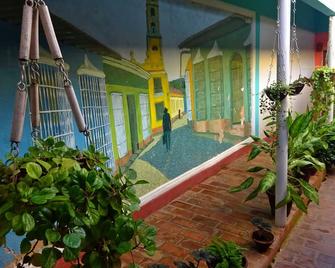 Hostal Tania y Nemesio - Trinidad - Piscina
