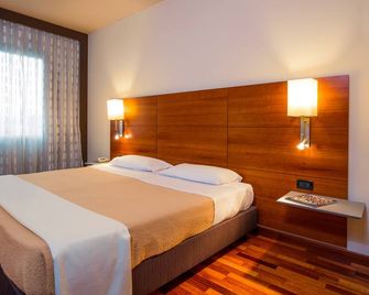 Hotel Da Vinci - Vinci - Schlafzimmer