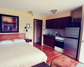 River Heights Motel - Courtenay - Bedroom