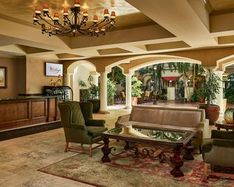 Woolley's Classic Suites - Aurora - Lobby