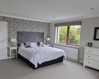 Stunning Coastal House near Oban by the sea with Island views spacious 4 bedroom - Lochgilphead - Bedroom