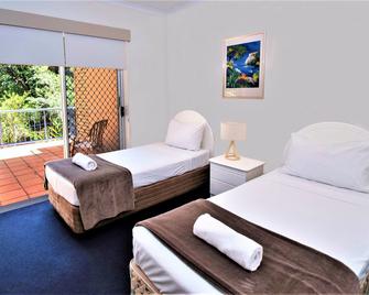 Sanctuary Lake Apartments - Currumbin - Bedroom