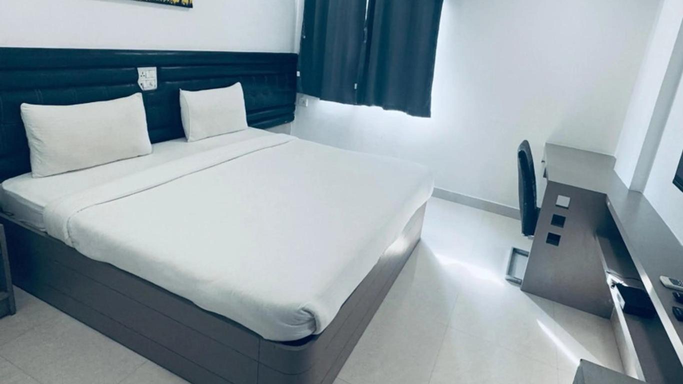 Falcons Nest Lariviera Suites
