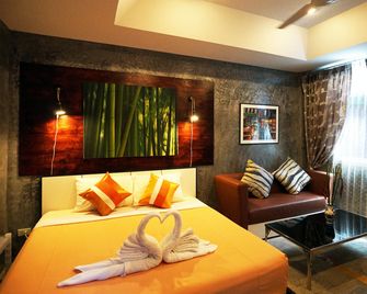 Phuket Paradiso - Chalong