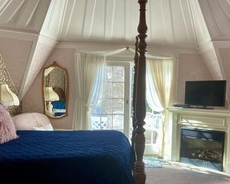 Shaw House Inn - Ferndale - Bedroom