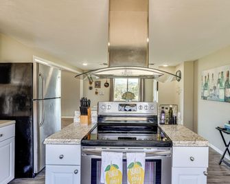 Escondido Vineyard Estate: Walk to Wineries! - Escondido