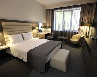 President Hotel By Hrazdan Hotel Cjsc - Yerevan - Bedroom