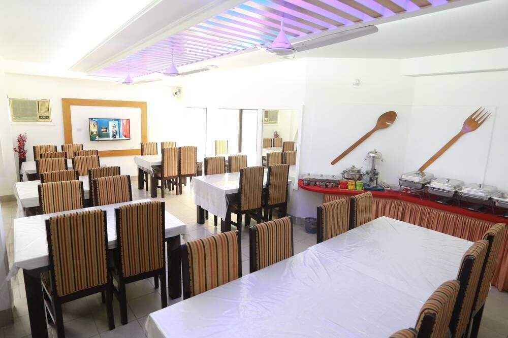 Nagar Valley Hotel Ltd. - דאהקא - מסעדה