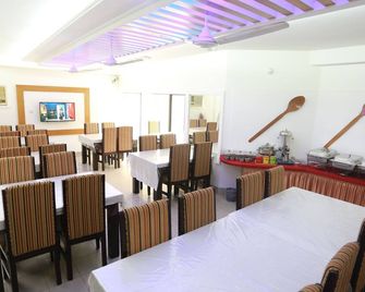 Nagar Valley Hotel Ltd. - דאהקא - מסעדה