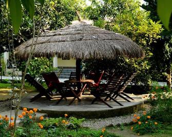 Travellers Jungle Camp-Sauraha - Sauraha - Patio
