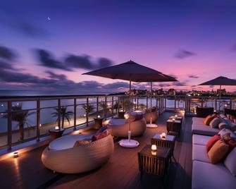 DoubleTree by Hilton Okinawa Chatan Resort - Chatan - Balcony