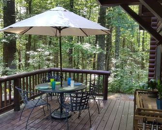 Appalachian Cabin- Trout Stream Firepit Hot Tub - Ellijay - Balcón