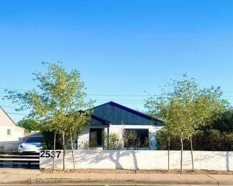 Charming Urban Oasis Located Near Downtown Phoenix - Phoenix - Outdoor view