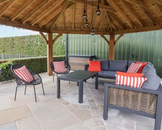 Pear Tree Cottage - York - Patio