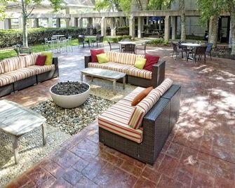 DoubleTree by Hilton Kansas City - Overland Park - Overland Park - Patio
