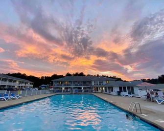 โอกันควิต ไทดส์ รีสอร์ท - โอกูนควิท - สระว่ายน้ำ