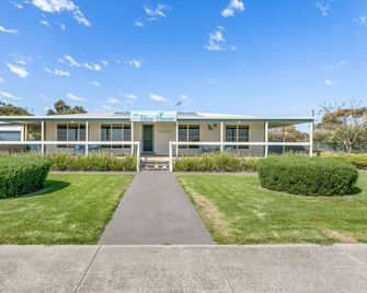 The Blue House on Lake Albert - Meningie - Edificio