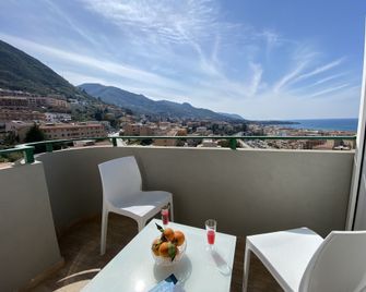 Ma&Mi For You B&B - Cefalù - Parveke