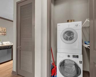 Cozy 1br- Pool,gym,pkng,near Bok Ctr&arts Dstrct - Tulsa - Laundry facility