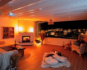 Heros Hotels Bozcaada - Bozcaada - Stue