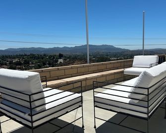 'The Best' Jacuzzi View Private Luxury Guest Cottage-Better than a Room or Suite - Thousand Oaks - Balkon