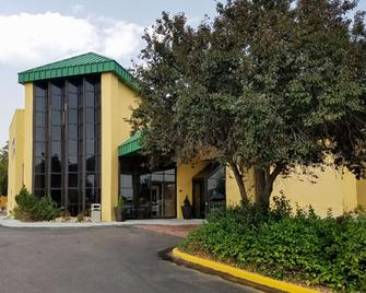 Quality Inn and Suites I-25 North - Fort Collins - Κτίριο