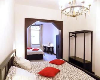 Maison Roosevelt - Charleroi Airport - Ideal Families - Charleroi - Bedroom