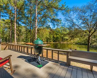 Woodland Cottage on Hidden Pond - Laurel - Balkon