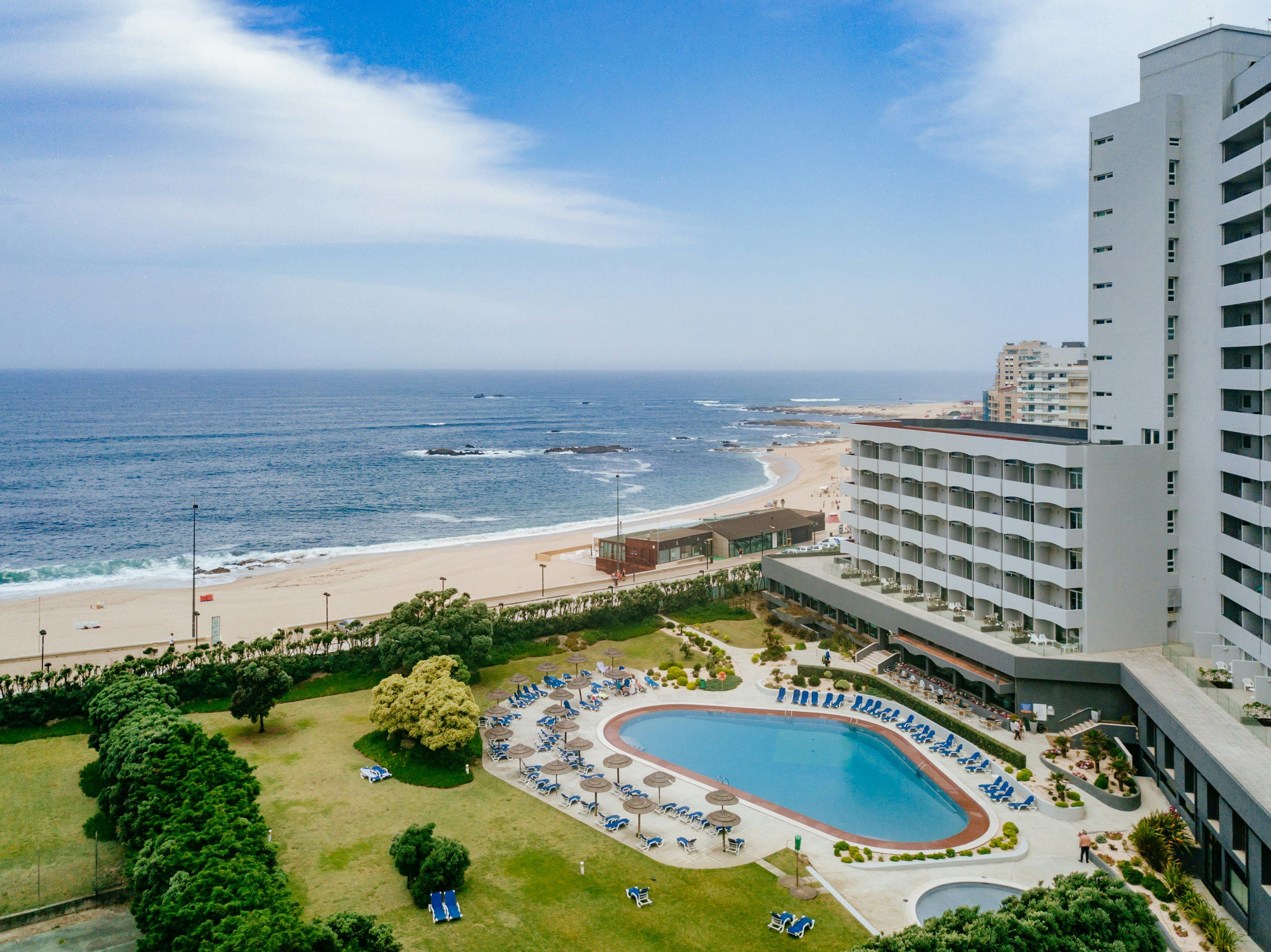 Axis Vermar Conference & Beach Hotel - פובואה דה וארזים - בניין