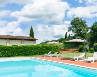 Aesthetic Farmhouse in Bucine with Barbecue - Bucine - Pool