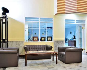 ZEN Rooms Basic Cipanas Km.78 - Cipanas - Лаунж