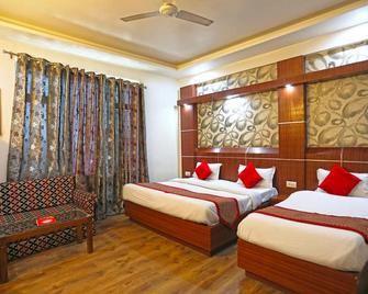 Jagdish Residency - Katra - Bedroom