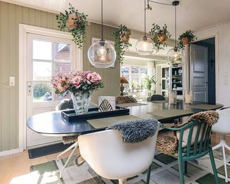 8 Person Holiday Home In Gilleleje-By Tr - Gilleleje - Dining room