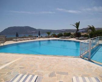 Ionikos Hotel - Kefalos - Piscina