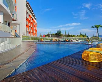 Pesona Alam Resort & Spa - Puncak - Pool