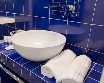 Le Bateau Bleu - Porto Cesareo - Bathroom