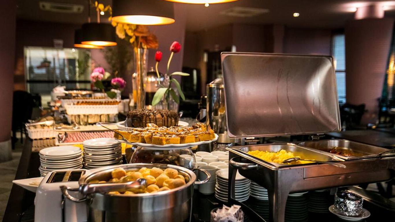 Favorita Golden Hotel e Eventos