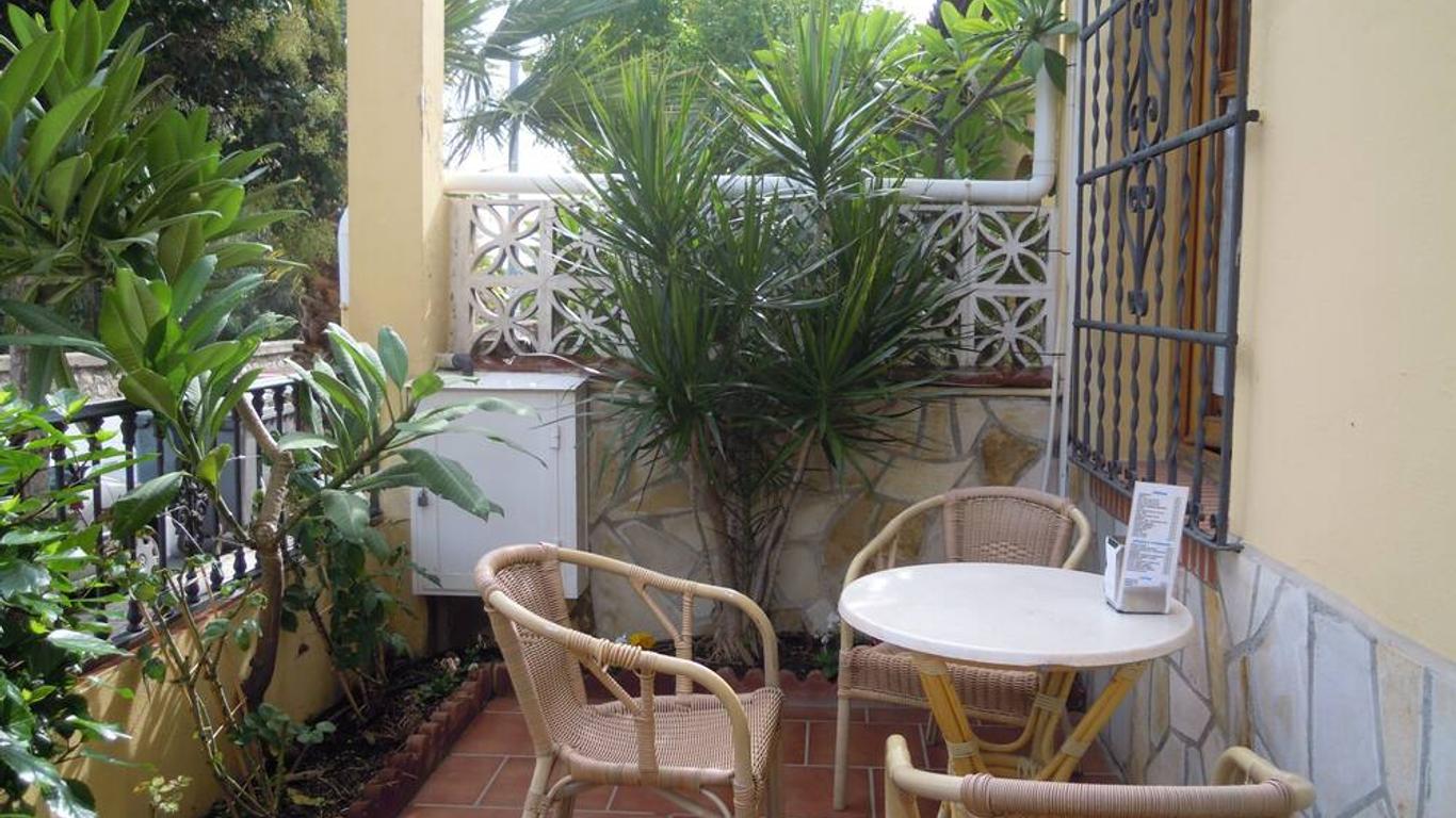 Hostal Moscatel