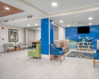 Holiday Inn Express & Suites Greenville By IHG - Greenville - Lounge